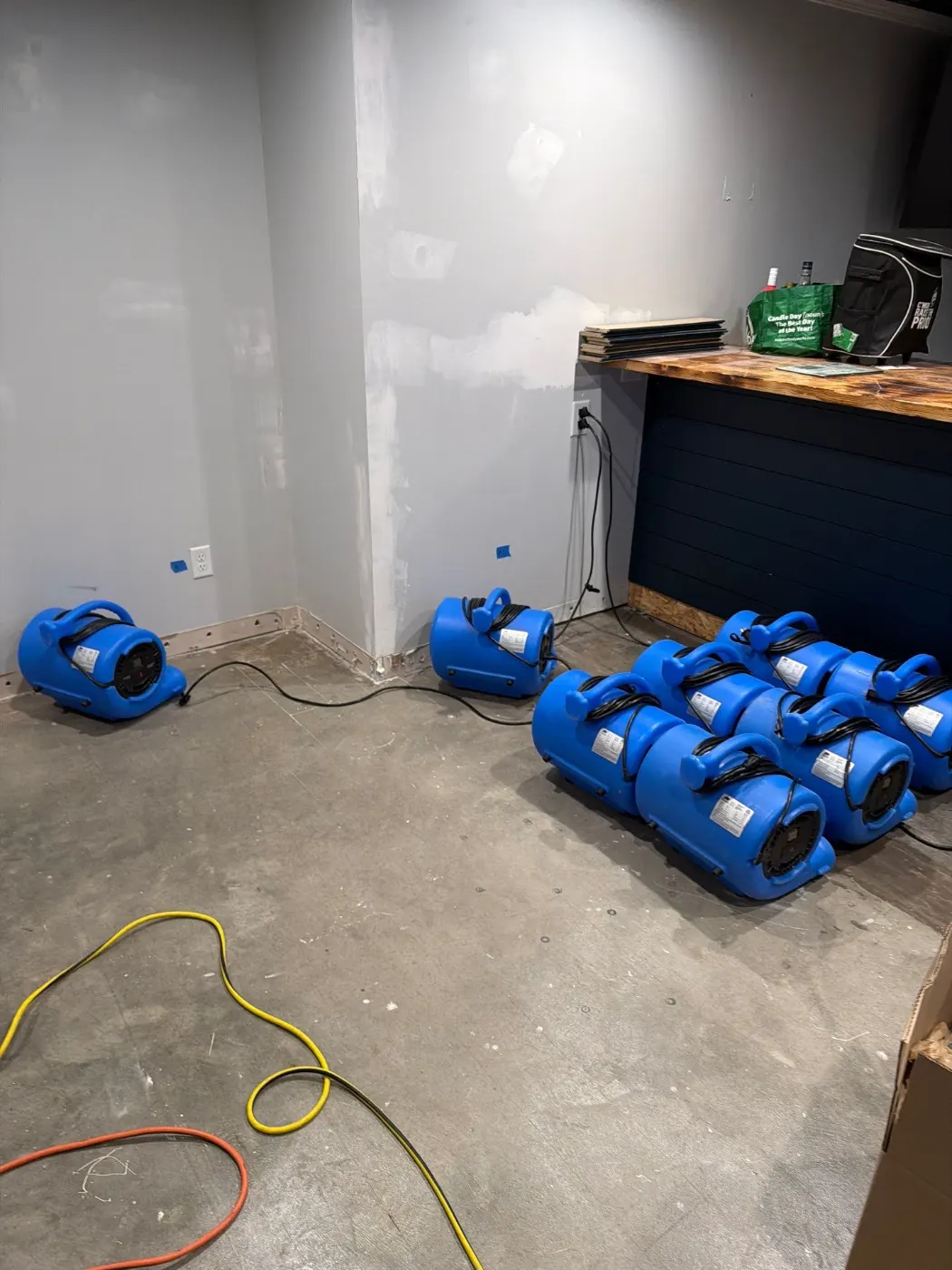 Commercial water mitigation in Mount Comfort