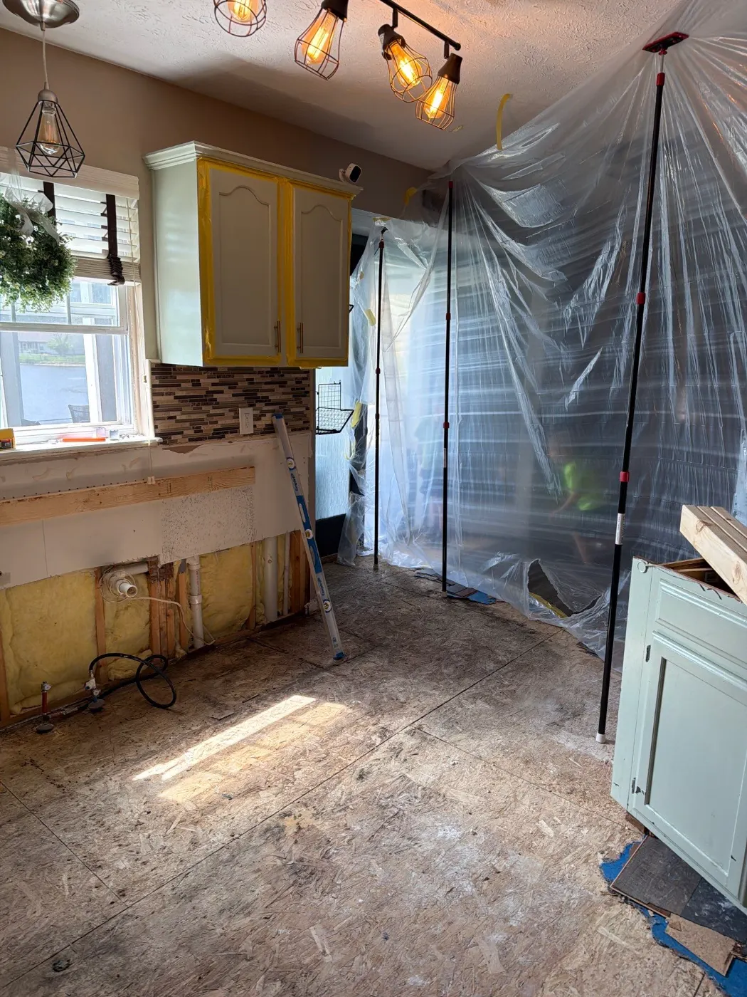 After-hours dry-out at Mount Comfort commercial property